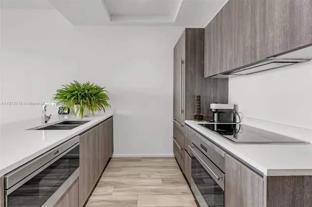 $5,750 | 801 South Miami Avenue, Unit 5206, Miami, FL 33131