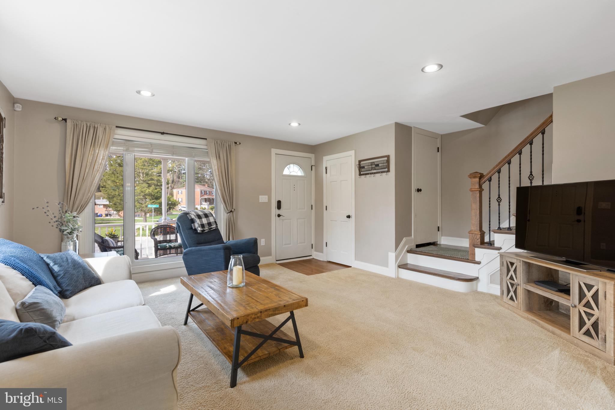 6809 Barnett Road Baltimore, MD 21239 - Photo 5 of 30