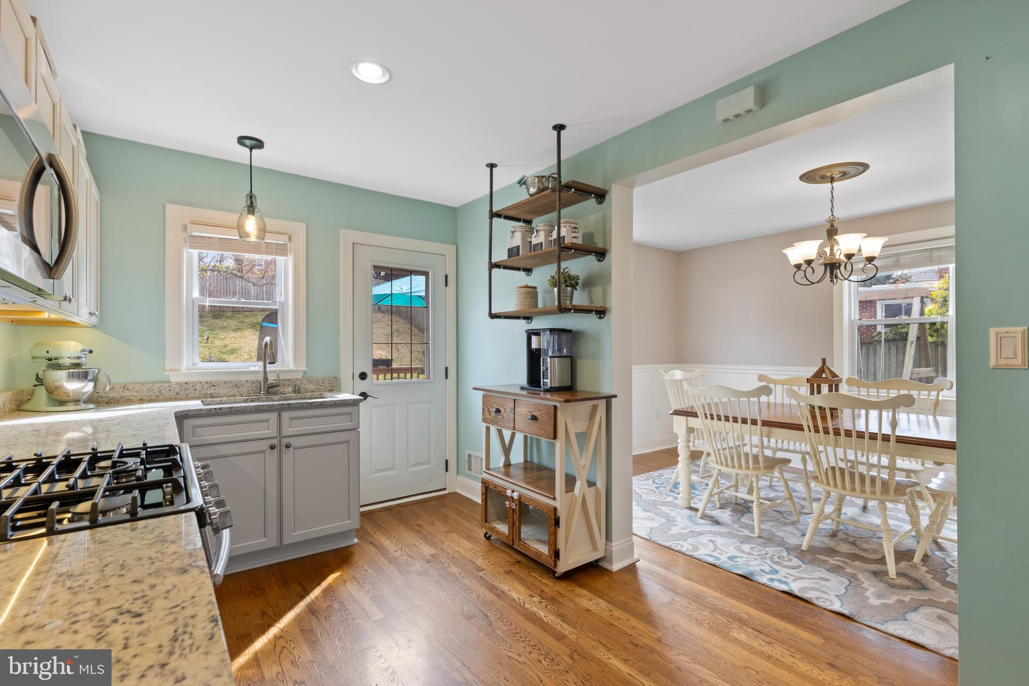 6809 Barnett Road Baltimore, MD 21239 - Photo 7 of 30