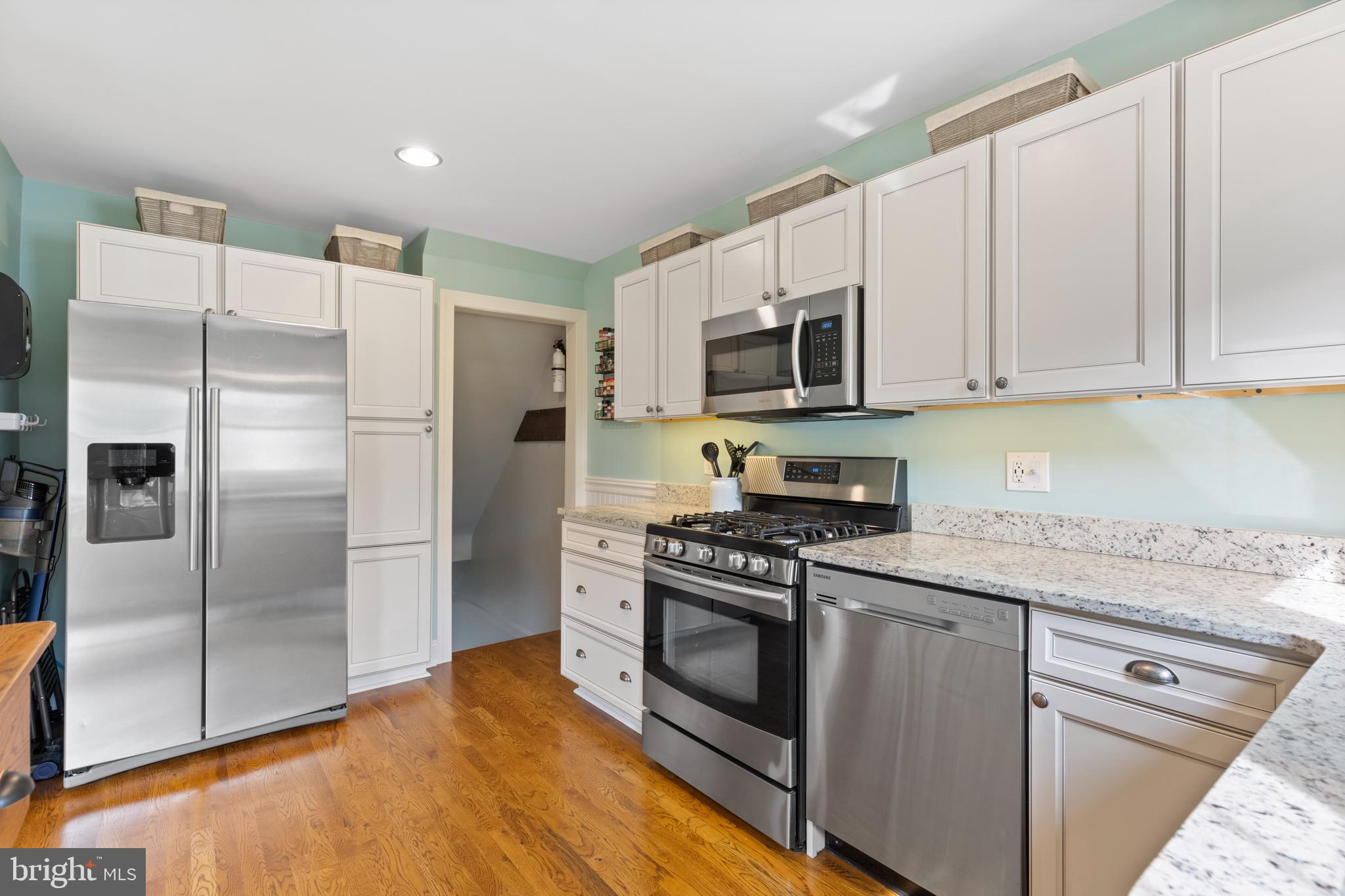 6809 Barnett Road Baltimore, MD 21239 - Photo 8 of 30