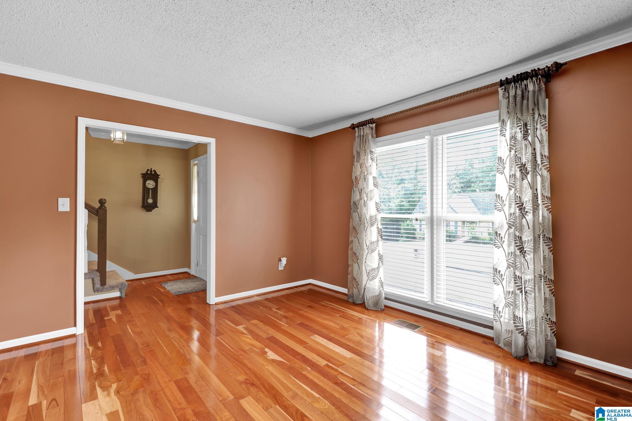 916 Woodbrook Road Birmingham, AL 35215 - Photo 13 of 33