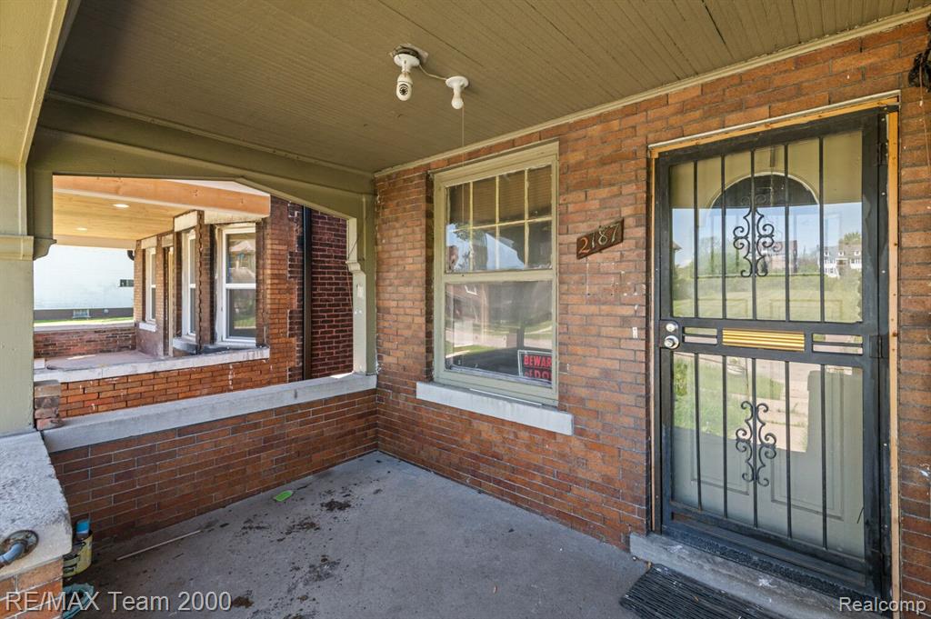 2187 Harding Street Detroit, MI 48214 - Photo 3 of 35