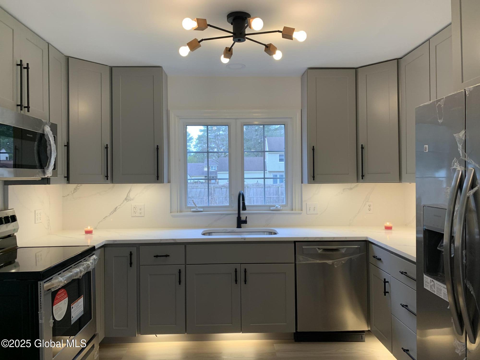 438 Dixon Road Queensbury, NY 12804 - Photo 4 of 44 IMG_3107