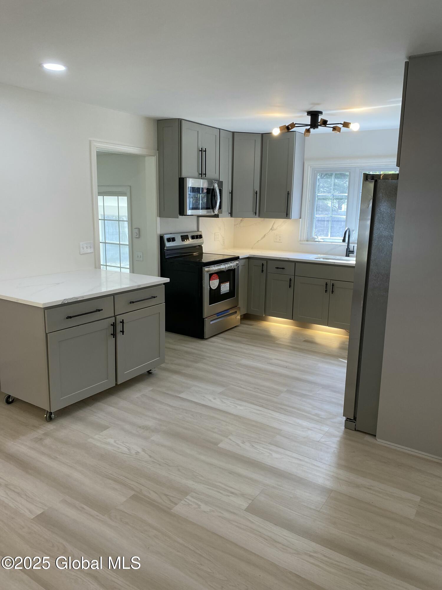 438 Dixon Road Queensbury, NY 12804 - Photo 8 of 44 IMG_5546