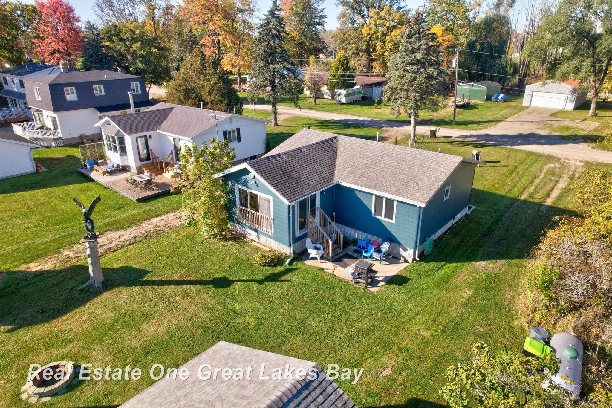 5219 Beachwood Road Standish, MI 48658 - Photo 35 of 53 Back of home