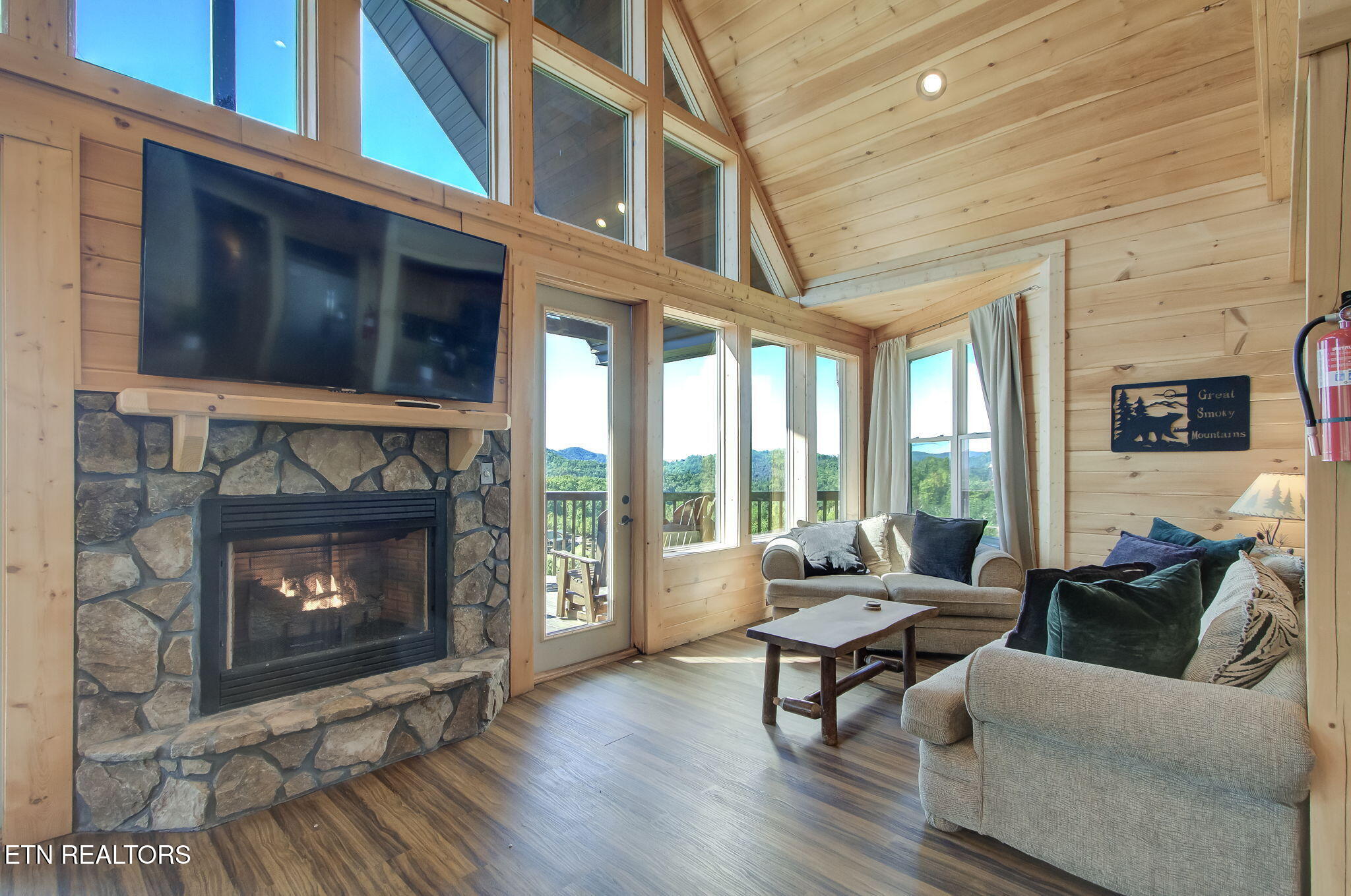 2498 Black Bear Ridge Way Sevierville, TN 37862 - Photo 12 of 54 IMG_5619