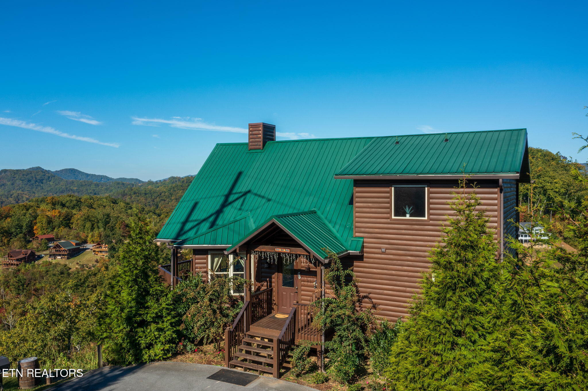 2498 Black Bear Ridge Way Sevierville, TN 37862 - Photo 2 of 54 homesandvideos aerials-13233