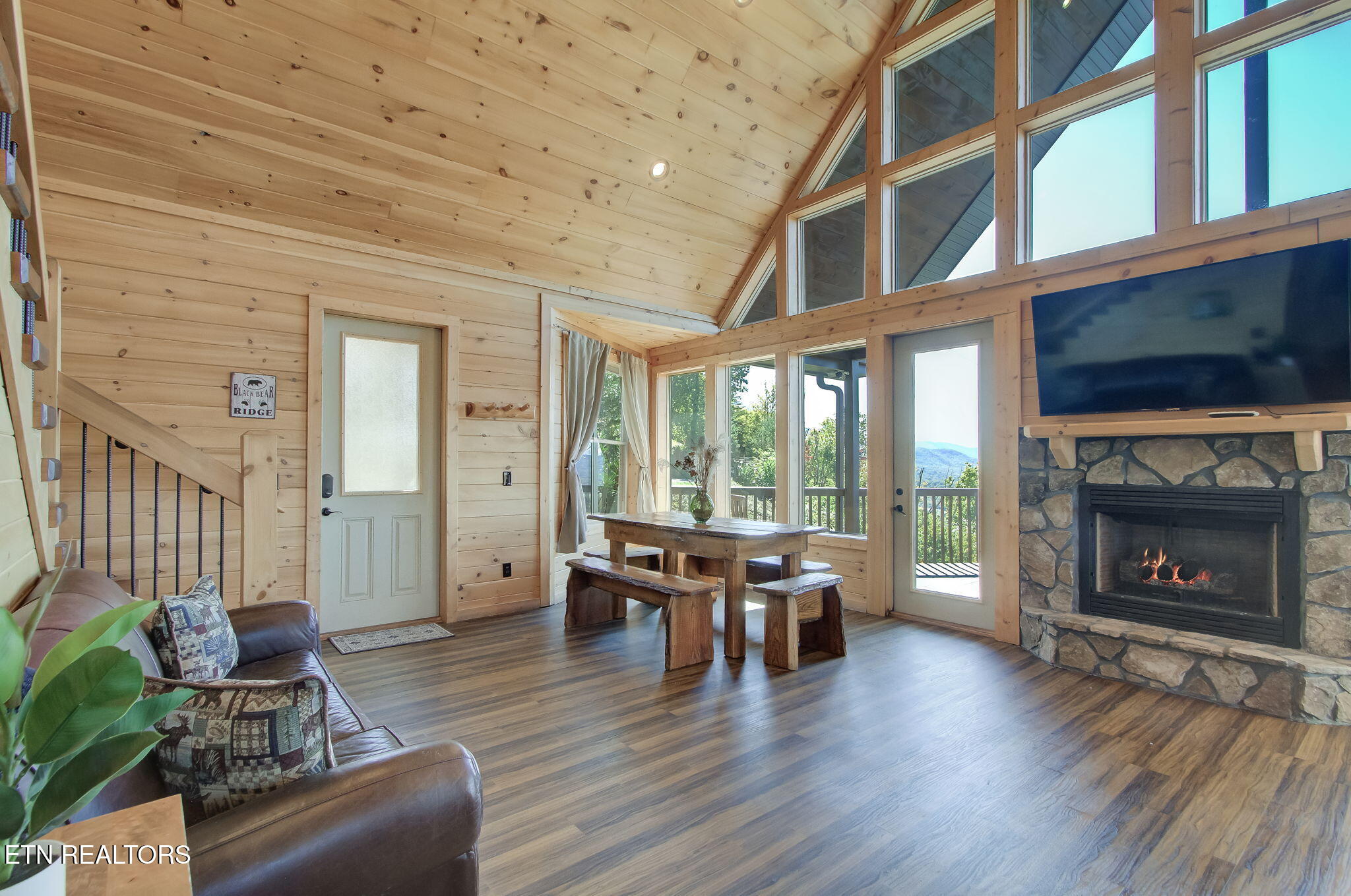 2498 Black Bear Ridge Way Sevierville, TN 37862 - Photo 10 of 54 IMG_5613