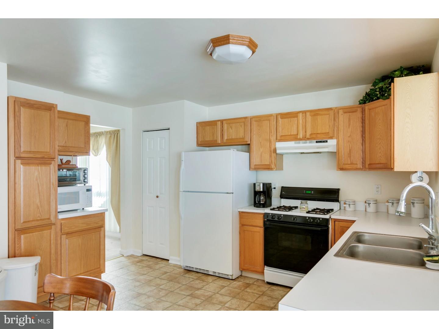 3 Arlington Road Sicklerville, NJ 08081 - Photo 12 of 24 Kitchen