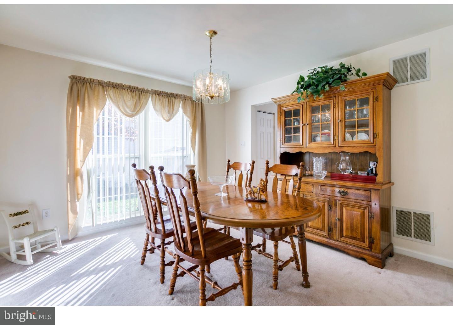 3 Arlington Road Sicklerville, NJ 08081 - Photo 4 of 24 Dining Room