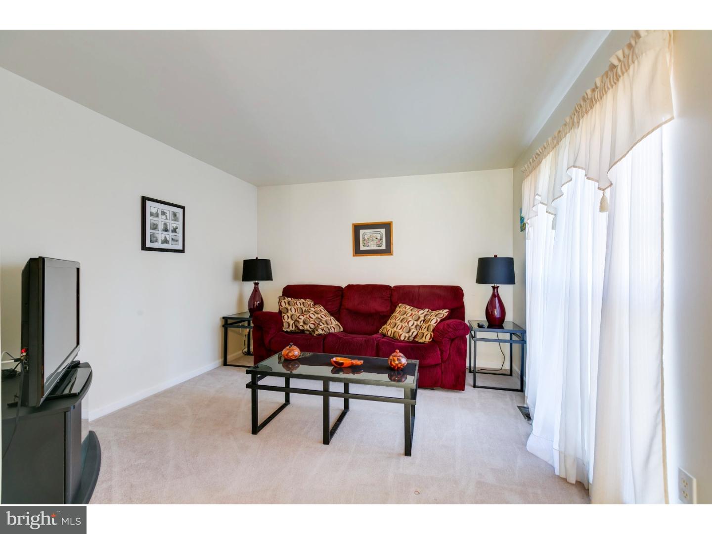 3 Arlington Road Sicklerville, NJ 08081 - Photo 6 of 24 Living Room