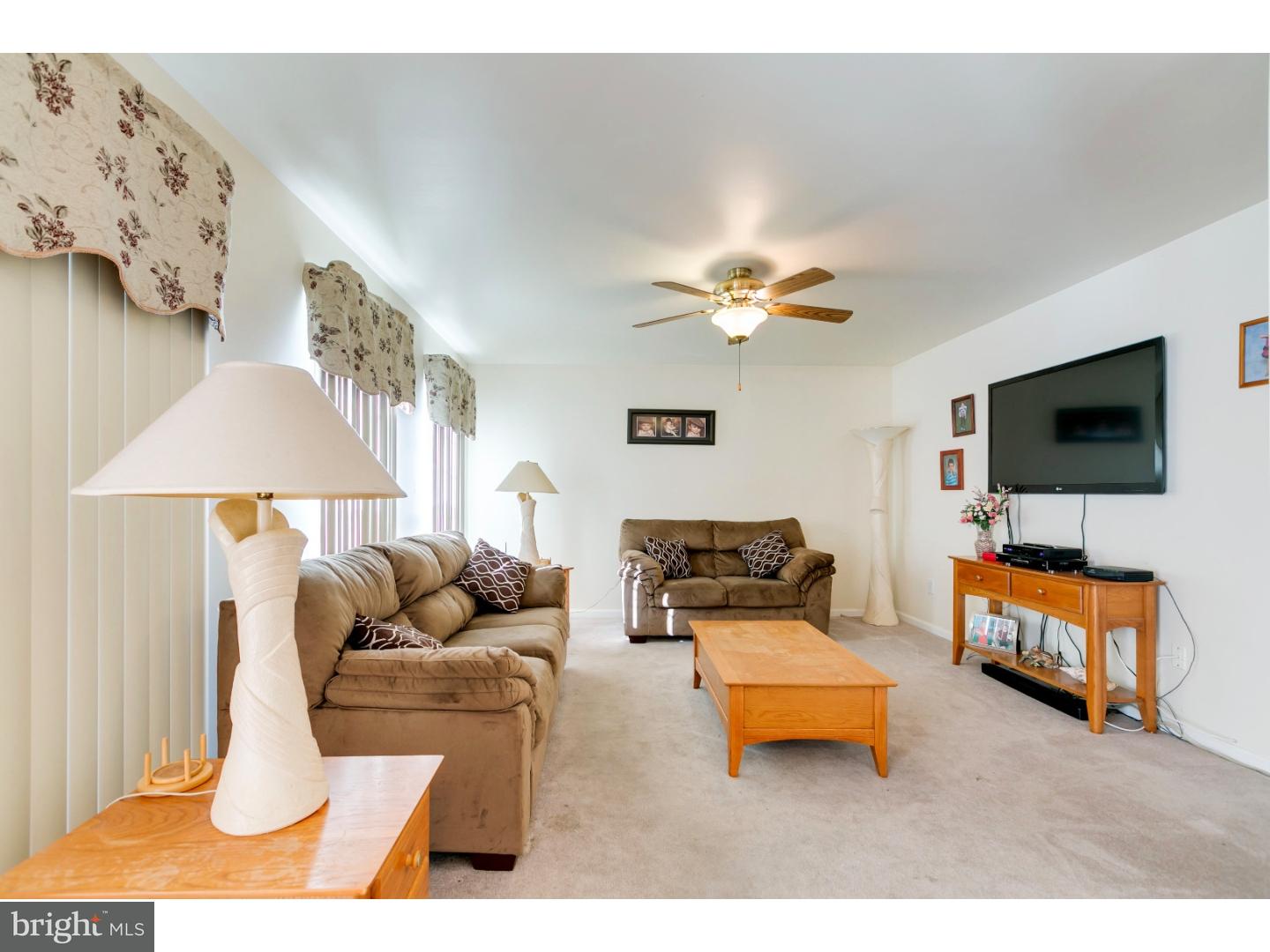 3 Arlington Road Sicklerville, NJ 08081 - Photo 8 of 24 Family Room