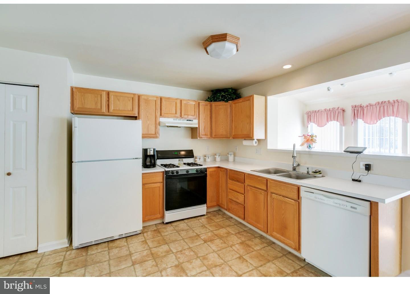 3 Arlington Road Sicklerville, NJ 08081 - Photo 10 of 24 Kitchen
