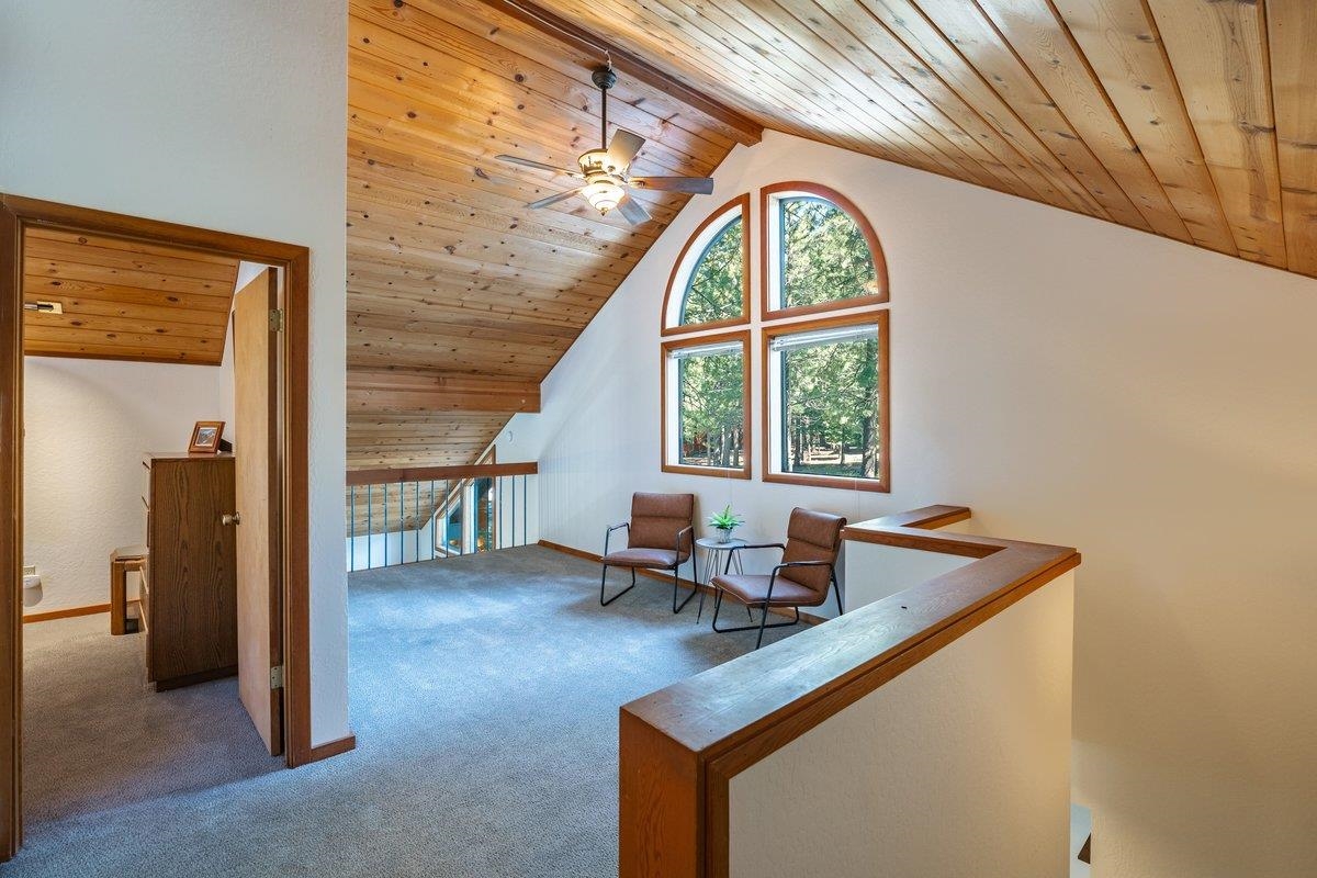 11917 Sitzmark Way Truckee, CA 96161 - Photo 13 of 26
