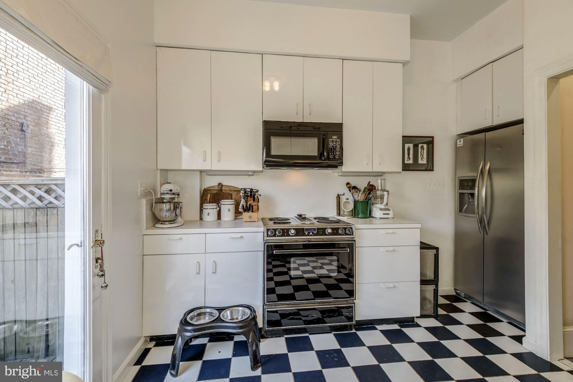 254 8th Street Southeast Washington, DC 20003 - Photo 12 of 30 Kitchen