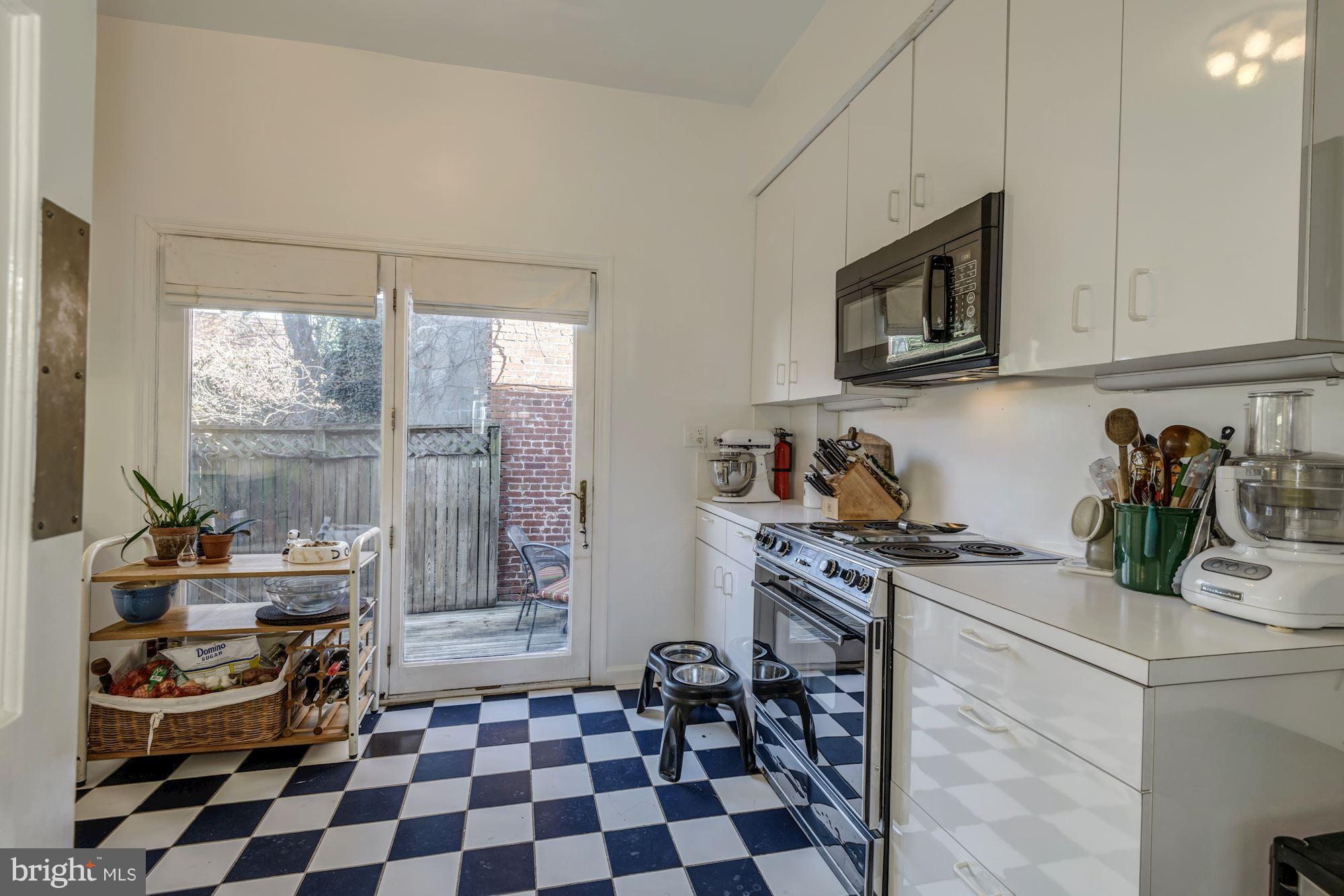 254 8th Street Southeast Washington, DC 20003 - Photo 10 of 30 Kitchen