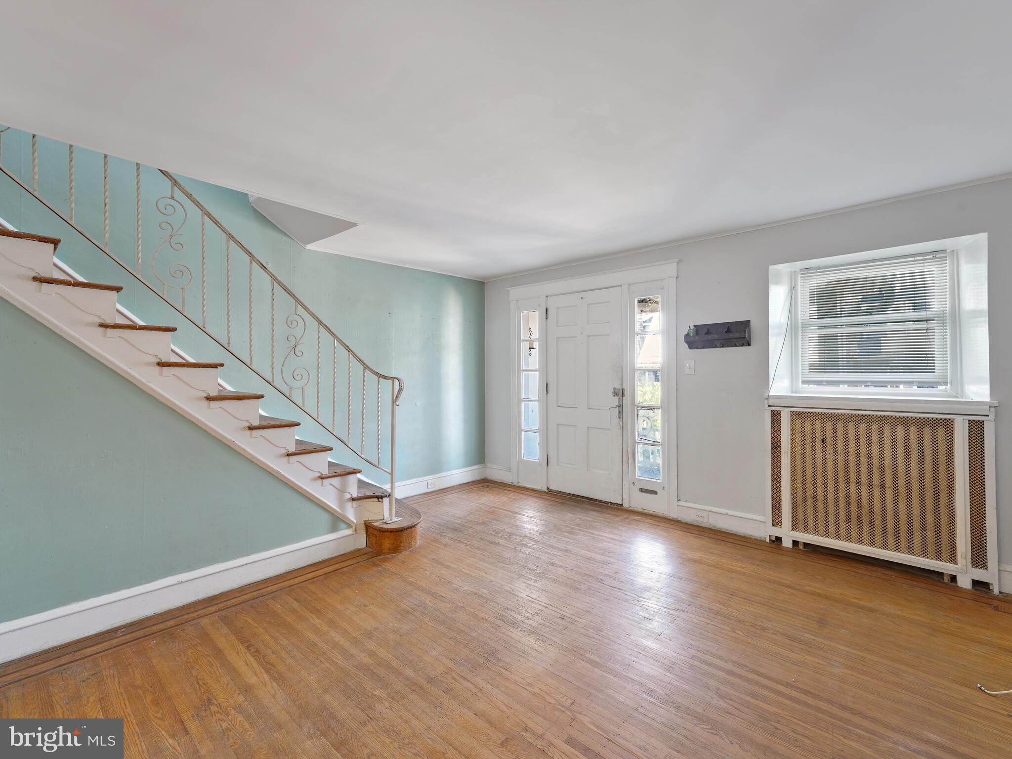 7264 Calvin Road Upper Darby, PA 19082 - Photo 3 of 19 Living Room
