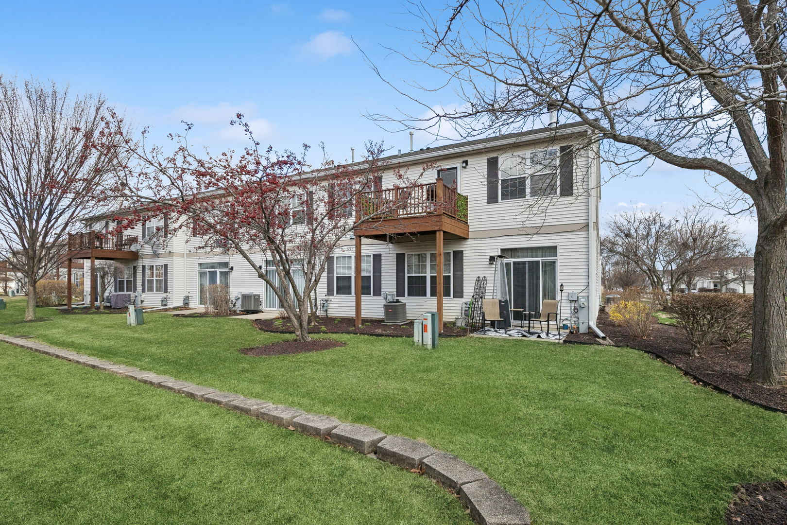 3099 Falling Waters Lane Lindenhurst, IL 60046 - Photo 17 of 20