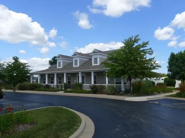 $239,900 | 3099 Falling Waters Lane, Lindenhurst, IL 60046