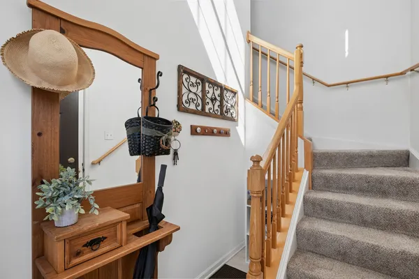 $239,900 | 3099 Falling Waters Lane, Lindenhurst, IL 60046