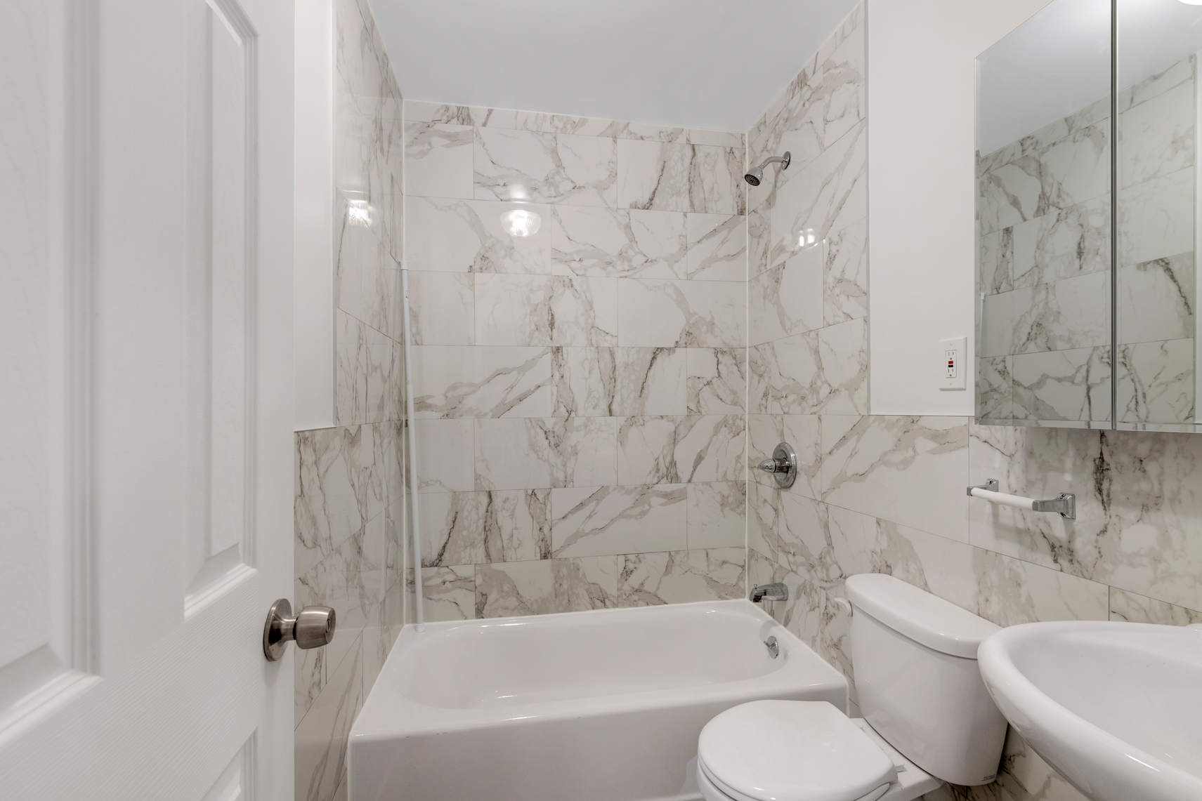 324 East 94th Street, Unit 2W Manhattan, NY 10128 - Photo 6 of 6