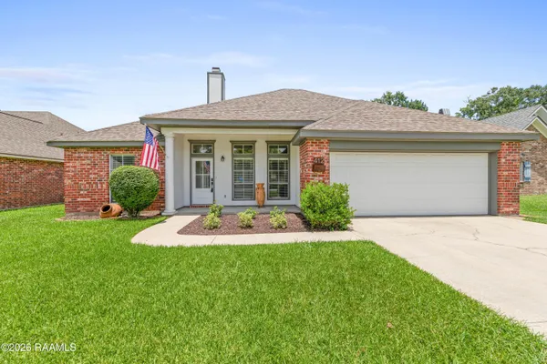 $1,900 | 412 Crest Circle, Youngsville, LA 70592