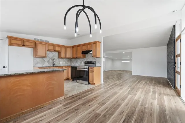 $279,900 | 1204 Northeast 67th Street, Kansas City, MO 64118