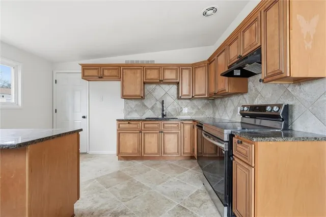 $279,900 | 1204 Northeast 67th Street, Kansas City, MO 64118