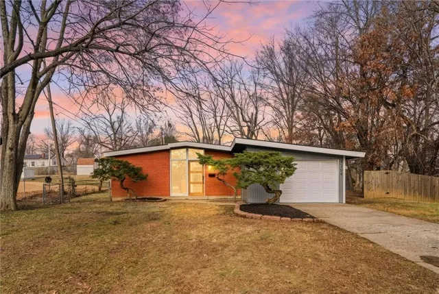 $279,900 | 1204 Northeast 67th Street, Kansas City, MO 64118