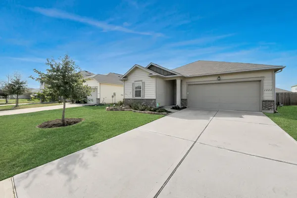 $275,000 | 1024 Banyon Tree Lane, Brookshire, TX 77423