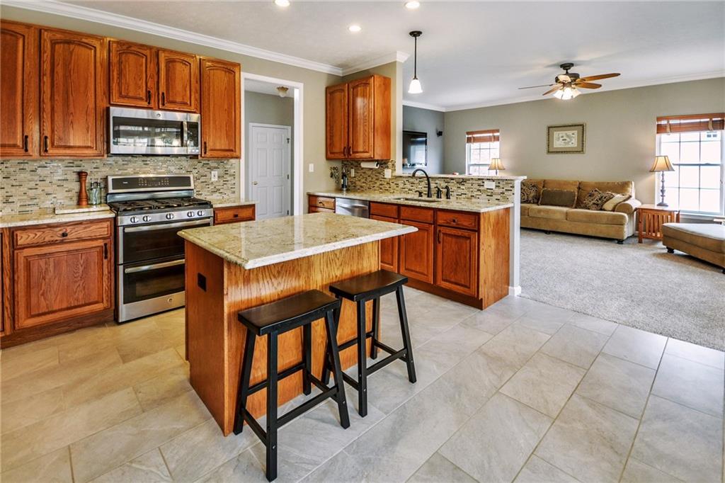 323 Allison Road Gibsonia, PA 15044 - Photo 9 of 25 Gallery Image 9