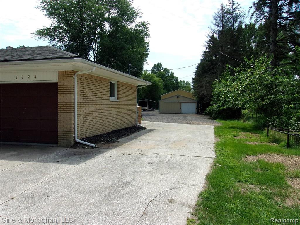 9324 Field Road Algonac, MI 48001 - Photo 2 of 40