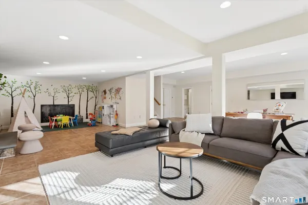 $10,500 | 166 Edward Place, Stamford, CT 06905