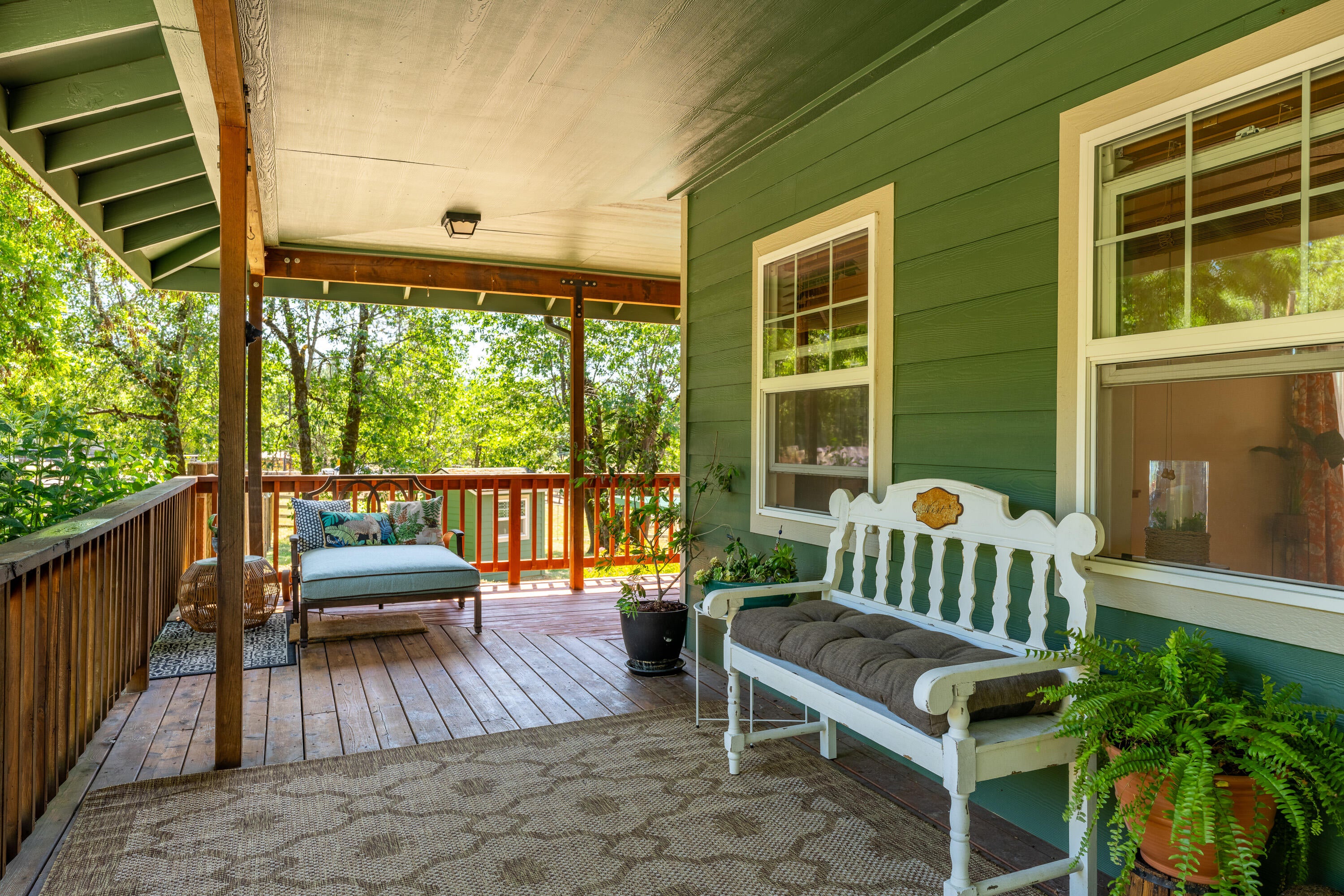 5900 Hugo Road Grants Pass, OR 97526 - Photo 27 of 41 Deck Seating Area
