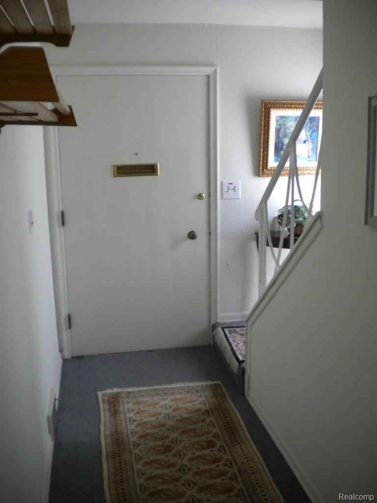 905-07 Harcourt Road Grosse Pointe, MI 48230 - Photo 9 of 13 2.JPG