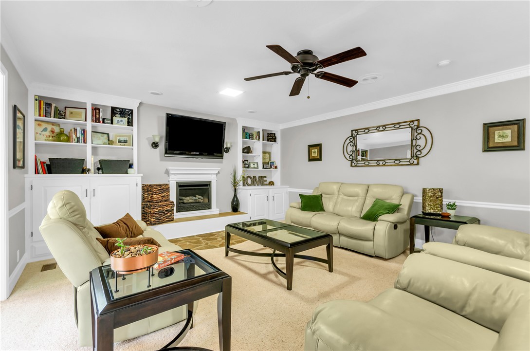 604 Ashley Downs, Unit DOWNS Anderson, SC 29621 - Photo 12 of 50 Living Room