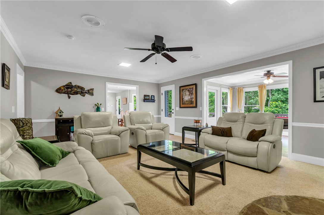 604 Ashley Downs, Unit DOWNS Anderson, SC 29621 - Photo 14 of 50 Living Room