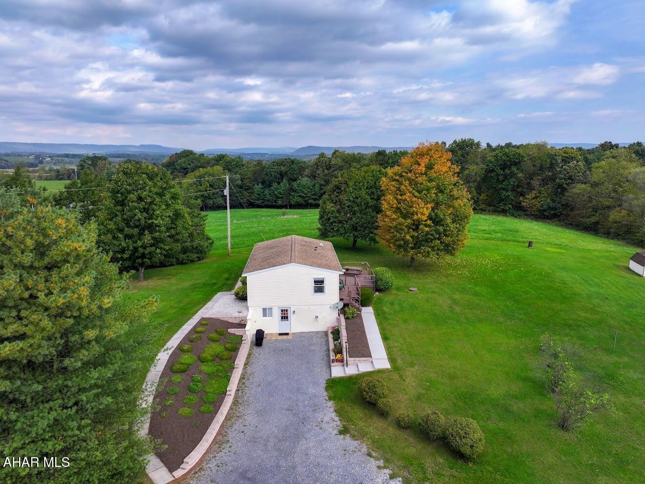 2061 Menchtown Road Everett, PA 15537 - Photo 4 of 56 Gallery Image 4