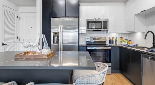 $2,601 | 740 North Dixie Highway, Unit A4, West Palm Beach, FL 33401