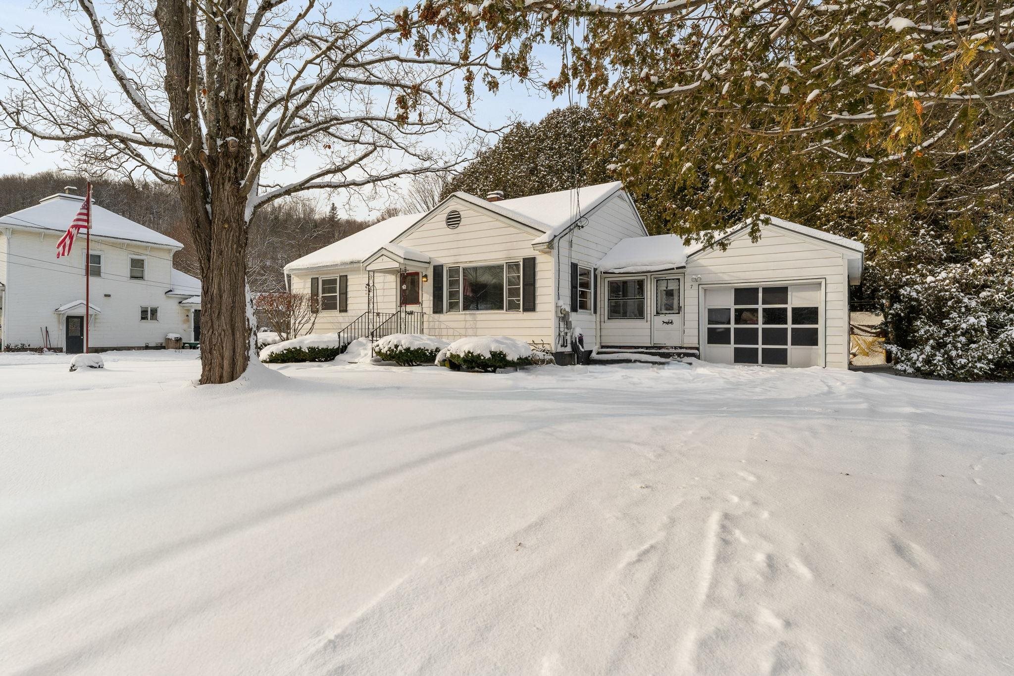 7 Grant Avenue Barre, VT 05641 - Photo 2 of 42