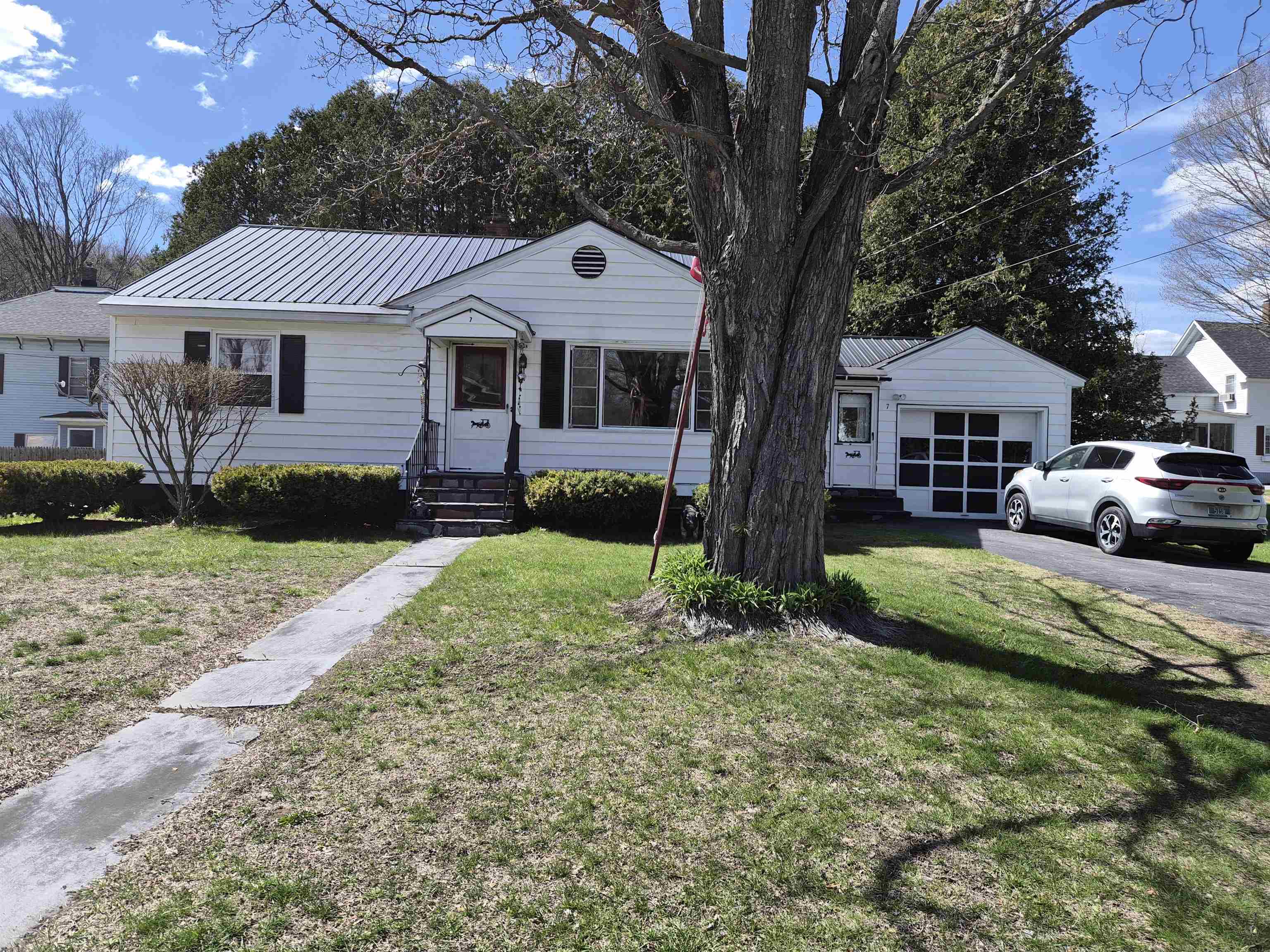 7 Grant Avenue Barre, VT 05641 - Photo 2 of 36