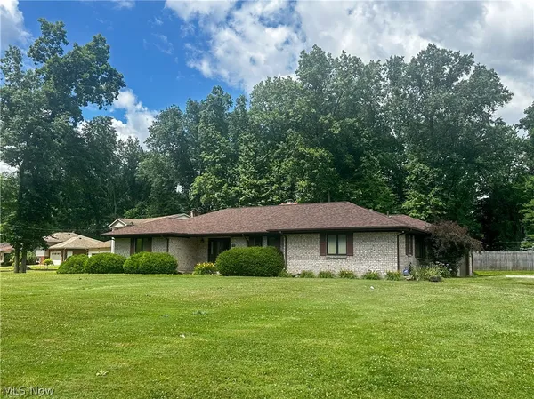 $349,900 | 1060 Broadway Avenue Southeast, Warren, OH 44484