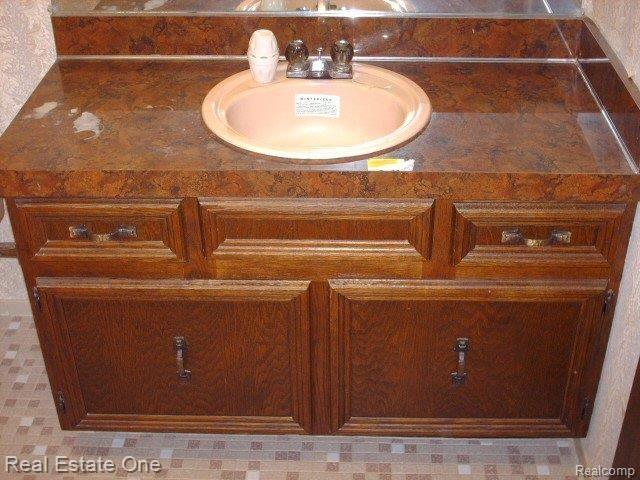 7450 Chichester Road Canton, MI 48187 - Photo 22 of 25 Chichester upper main bath