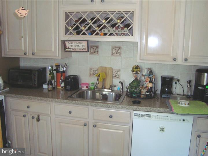 38 Gerard Road Hamilton, NJ 08620 - Photo 3 of 9 Kitchen