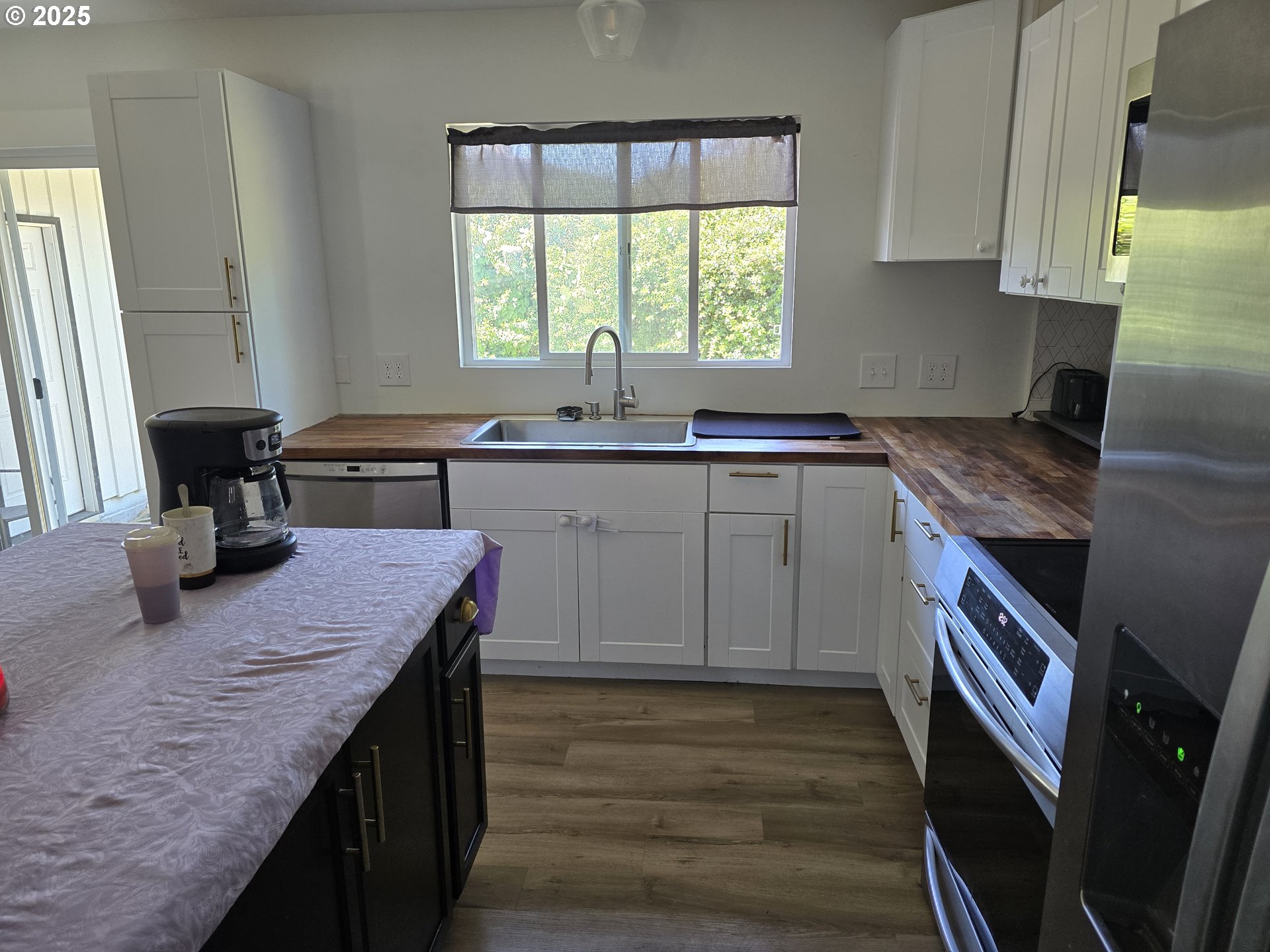 1660 Lincoln Road Coos Bay, OR 97420 - Photo 8 of 23 Gallery Image 8