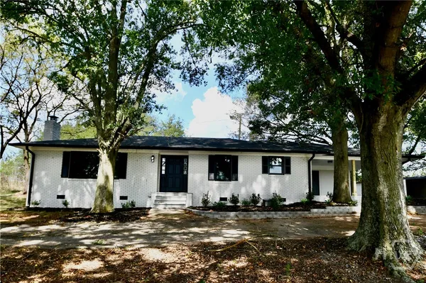 $325,000 | 8588 West W Highway, Danielsville, GA 30633