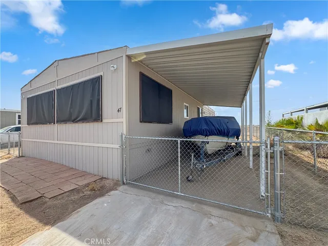 a view of outdoor space