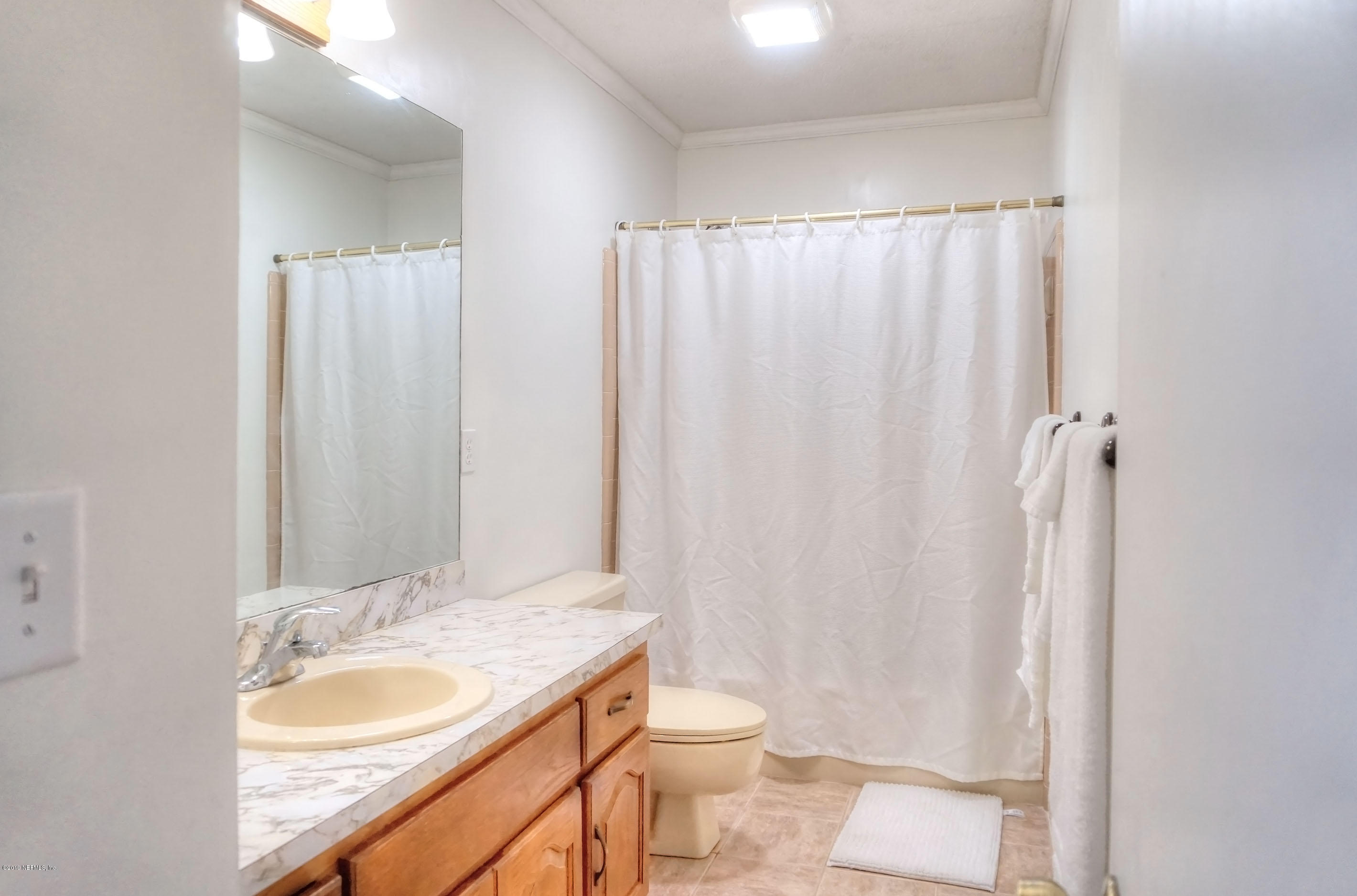 2410 Via Del Rey Road Fernandina Beach, FL 32034 - Photo 24 of 35 n1guestbath1-sm