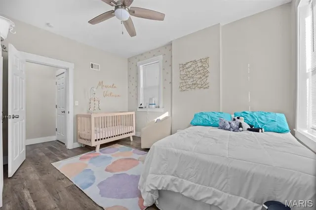 $645,000 | 3902 Shaw Boulevard, St. Louis, MO 63110