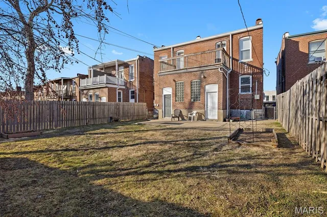 $645,000 | 3902 Shaw Boulevard, St. Louis, MO 63110
